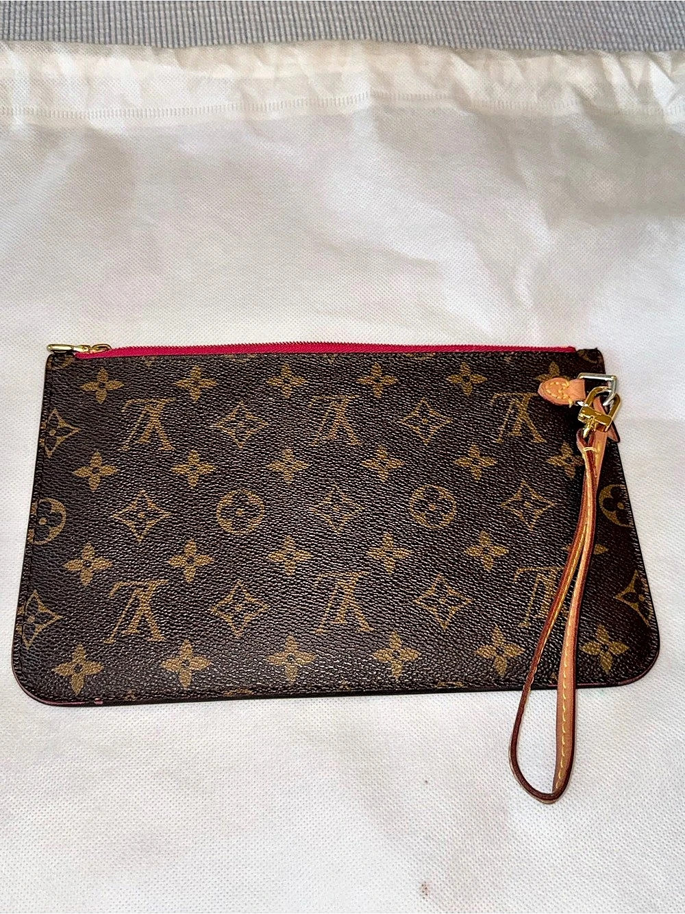 Louis Vuitton Neverfull MM Pouch (Pivoine) ) Wristlet Clutch Brown